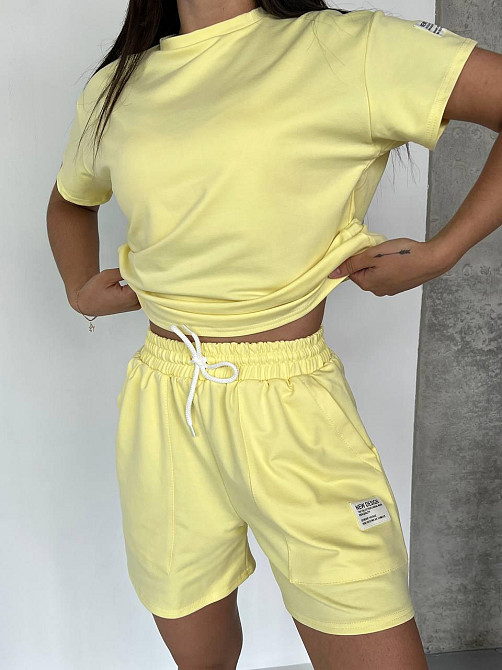Жіночий літній прогулянковий костюм-двійка: футболка та шорти двонитка Жовтий, 48/52 Одеса - фото 2