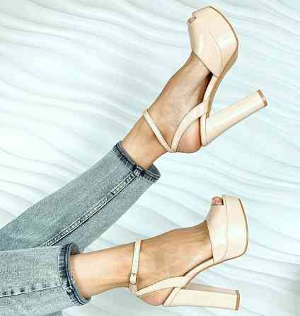 Жіночі Бежеві Босоніжки на Каблуку Лакові Модельні (розміри: 36,37,38,39) - 25 Дніпро