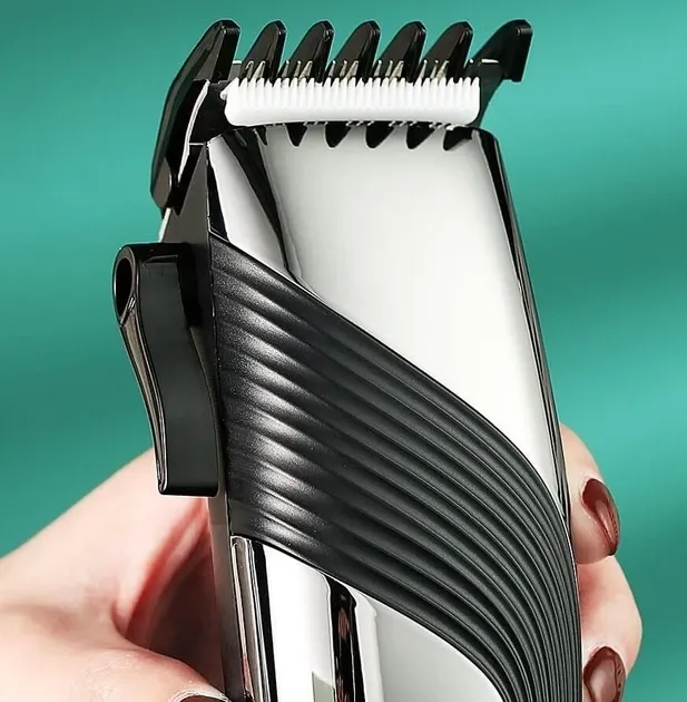 Профессиональная машинка для стрижки волос 8 насадок VGR V-121 Pro серебристо-черный + Ножницы 7991 Одесса - изображение 6