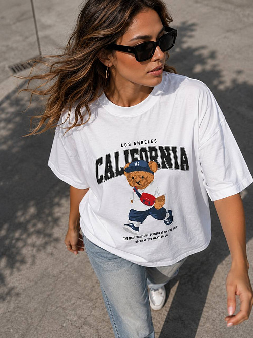 Футболка женская 25125 A-N оверсайз с принтом медвежонок надпись CALIFORNIA one size, белый, one size Киев - изображение 18