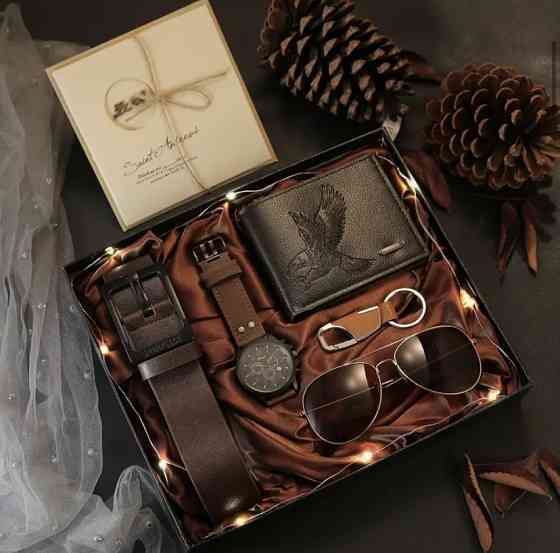 Подарунковий набір для чоловіків 6 в 1 годинник окуляри конверт ремінь гаманець брелок коричневий Київ