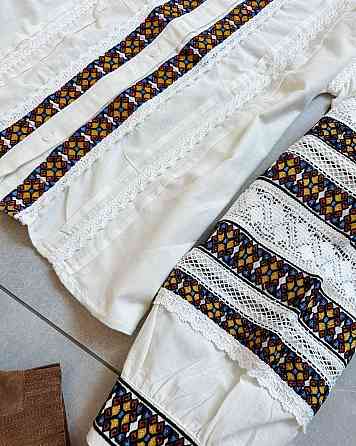 Жіноча сучасна вишиванка з домотканого льону Одеса