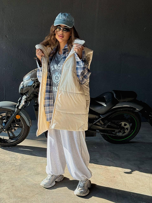 Жіноча стильна оверсайз-дута жилетка плащівка Еммі Молочний Одеса - фото 1