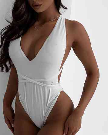 Жіночий закритий базовий купальник з італійського біфлексу Молочний Одеса