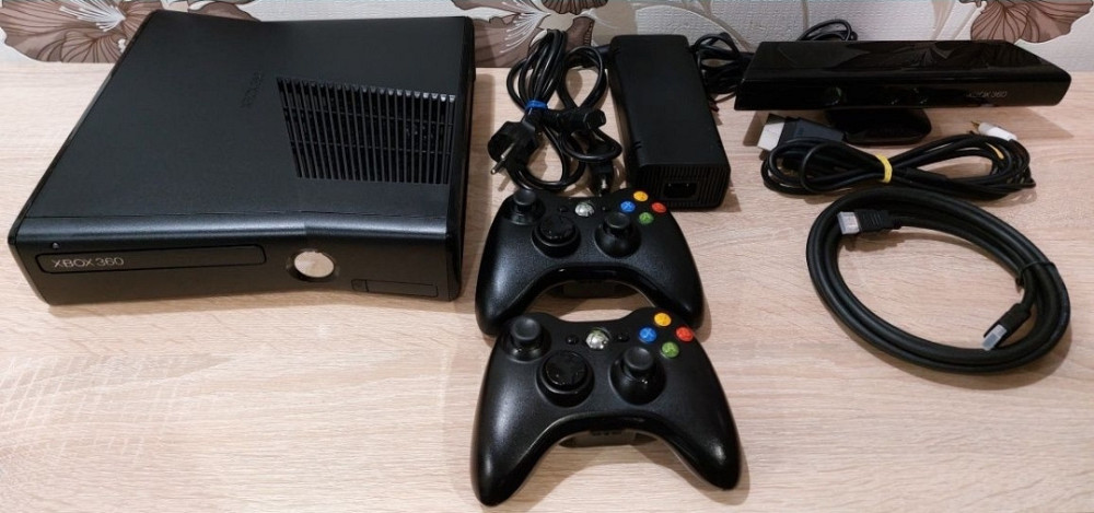 Приставка Xbox 360 slim 300Gb. Freeboot. Киев - изображение 2