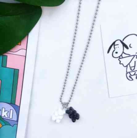 Подвеска с мармеладными мишками, цвет черный + белый - длина 58см, смола, цинковый сплав Киев