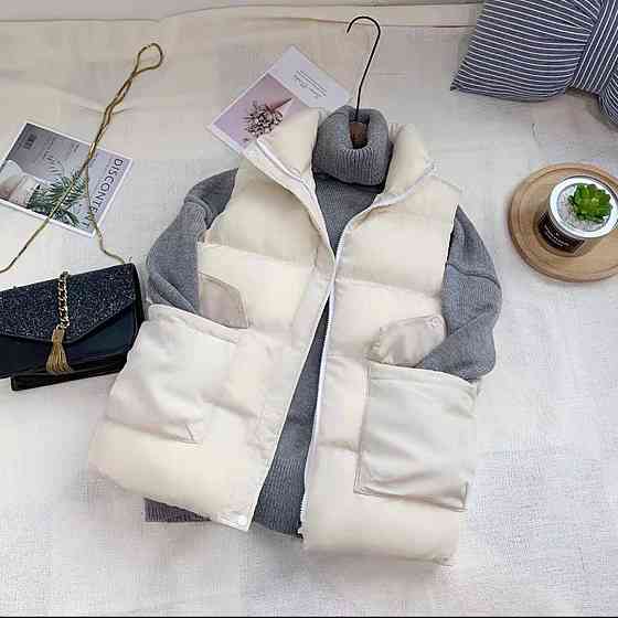 Жилетка жіноча з високим коміром осіння Молочний 42-44 Харків