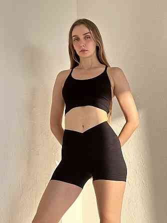 Жіночі спортивні шорти push up (пуш ап) Fit для фітнесу та тренувань облягаючі з V-подібним поясом чорні Одеса
