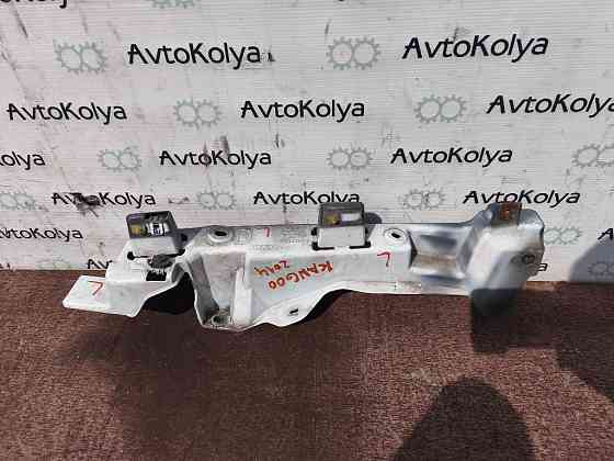 Кронштейн кріплення передньго крила правий Renault Kangoo 2013-2021 (631226477R) Ковель