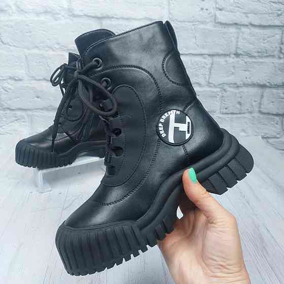 Детские зимние черные ботинки  для девочек с тракторной подошвой и шнуровкой  32,34,37 Николаев