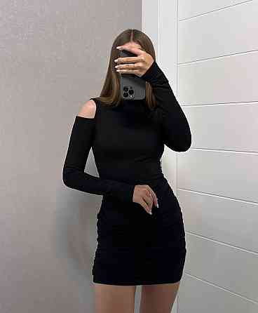 Женская стильная романтичная мини-платье с вырезом на плечах из вискозы Одесса