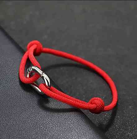 Красный браслет-оберег из шнура с металлическим карабином Киев