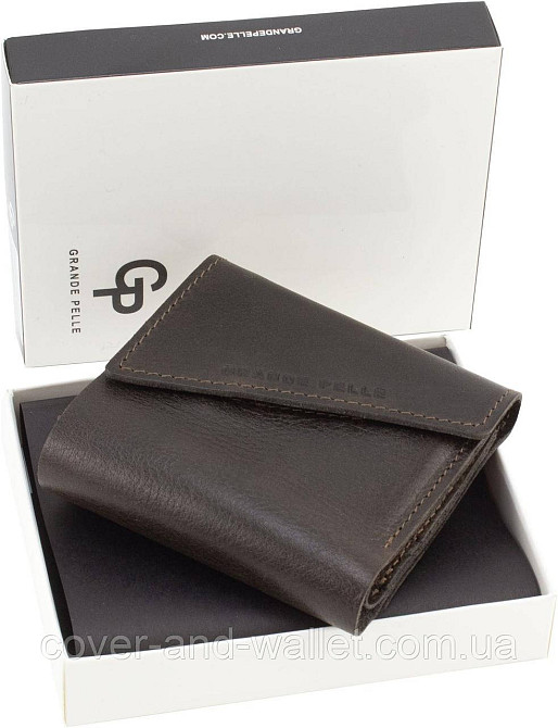Компактный коричневый кошелёк в три сложении из итальянской кожи на магните Grande Pelle 910420 Киев - изображение 3