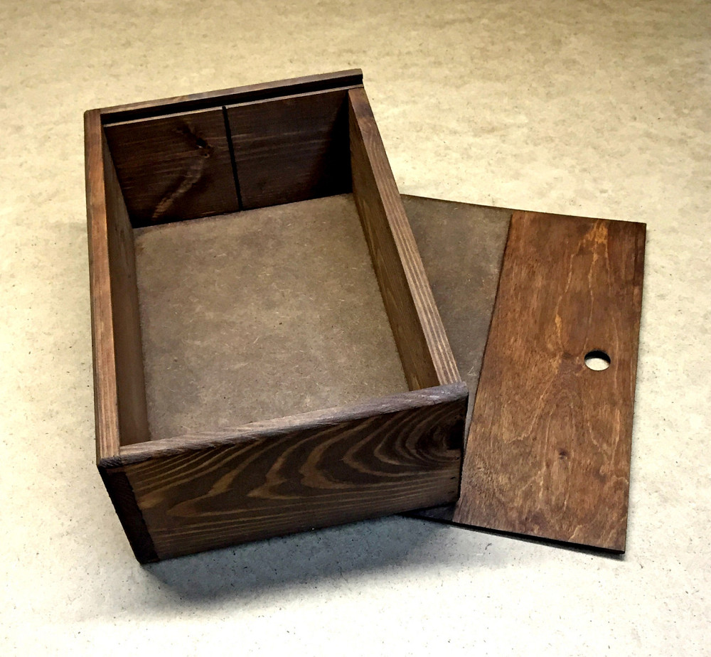 Подарочная коробка 