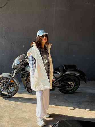 Жіноча стильна оверсайз-дута жилетка плащівка Еммі Молочний Одеса