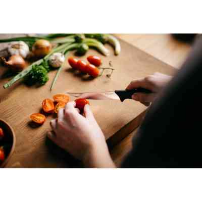 Кухонный нож Fiskars Essential для томатів 12 см (1065569) Винница