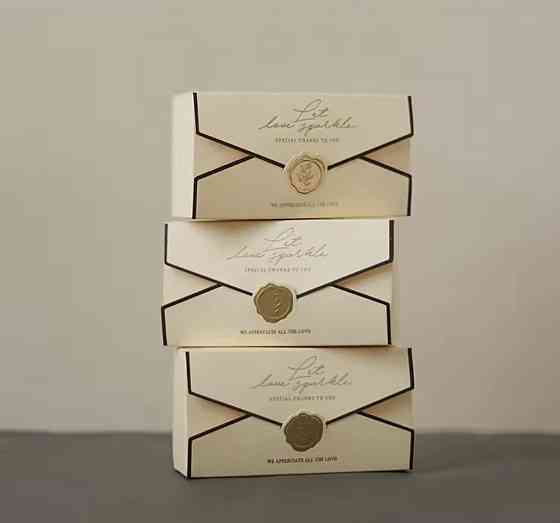 Подарункова коробка жовта Смела