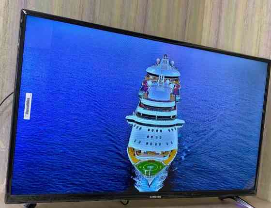 Тонкий телевізор: Samsung Smart TV 42" 4K, T2, lPTV, 3840x 2160 Корея Харків