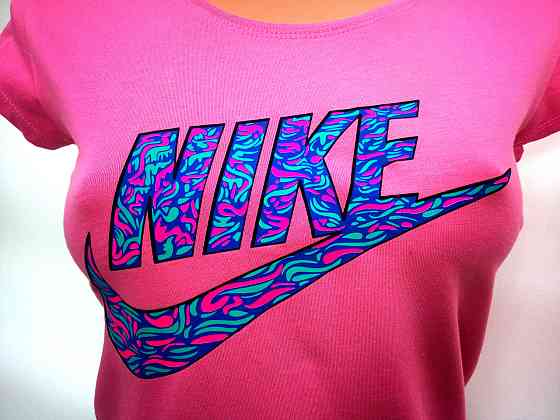 Жіноча спортивна футболка Nike Суми