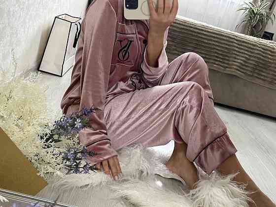 Женская стильная домашняя пижама бархатная пижама пудрово-розовый, 42/44 Одесса