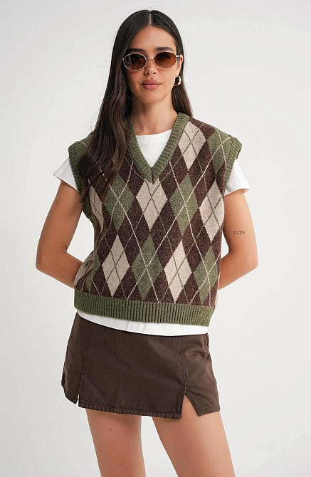 Женский теплый оверсайз жилет с геометрическим орнаментом Хаки Одесса - изображение 3