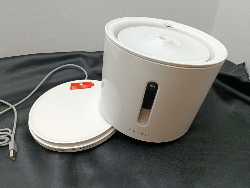 Розумна поїлка-фонтан PETKIT Eversweet Solo 2 P4114 — 2 літри (товар вживаний) Луцьк - фото 1