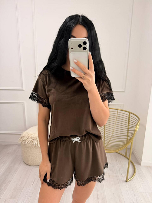 Жіноча піжама двійка з велюру з мереживом Шоколад Одеса - фото 3