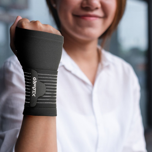 Фіксатор зап'ястя та долоні Gymtek розмір М чорний Київ - фото 1