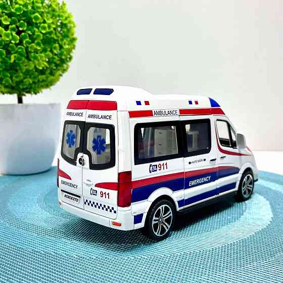 Машинка Mercedes Sprinter Швидка допомога металопластик звук підсвічування інерція відчиняються двері ігрові фігурки Біла (2408 C) Чернігів
