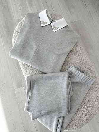 Женский деловой костюм с воротником и манжетами Одесса