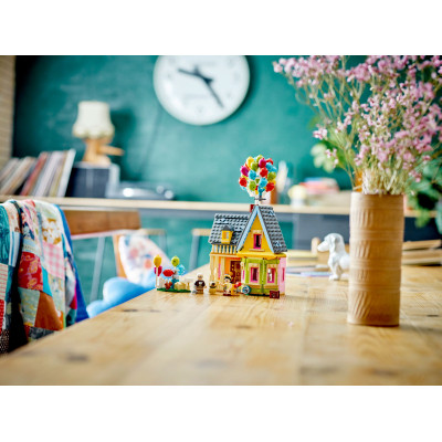 Конструктор LEGO Disney Classic Будинок Вперед і вгору 382 деталі (43217) Вінниця - фото 9