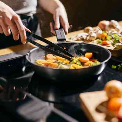 Щипцы кухонные Fiskars Essential 37,5 см (1079062) Винница