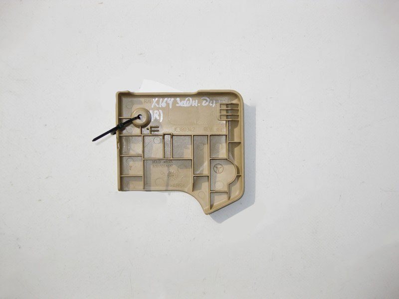 Mercedes-Benz  A1649244637 8K67 Зовнішня кришка кріплення заднього правого сидіння бежева GL X164 Одесса - изображение 3