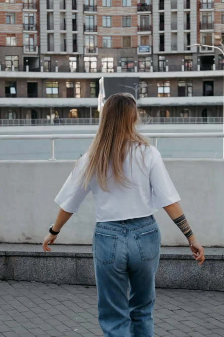 Футболка укороченная женская с широкими рукавами Білий 50/52 Харьков - изображение 2