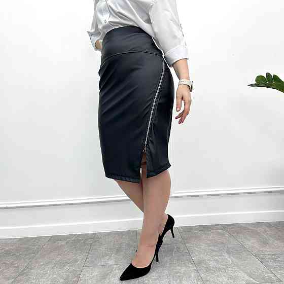 Юбка из экокожи до колена 