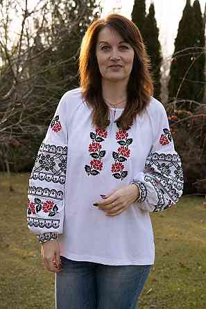 Вышиванка женская льняная, белая топ Киев