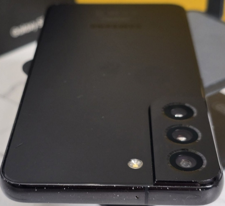 Смартфон Samsung S22 8/128Gb. 2Sim+E-SIM. Киев - изображение 4