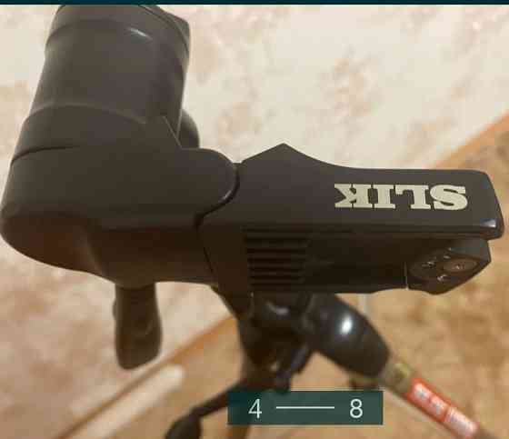 Штатив: SONY. Київ