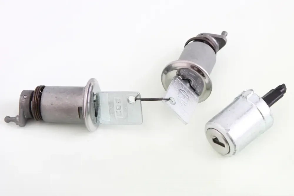 Циліндри замків Таврія з захисною шторкою (блистер, ключ ЗАЗ) (3 шт.) Вінниця - фото 1