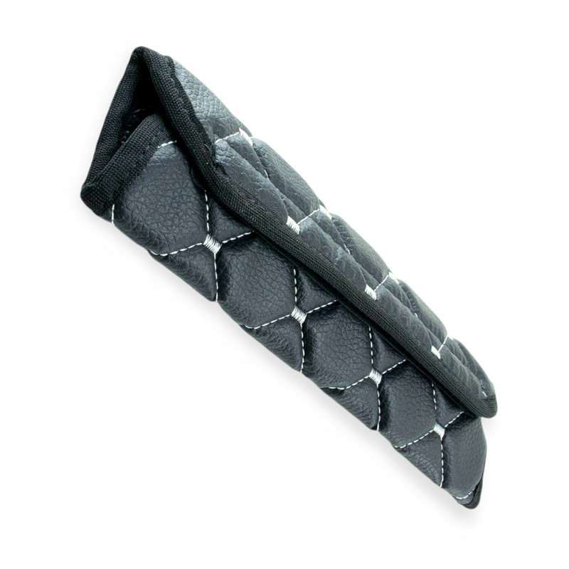 Чохол ременя безпеки l шкірозамінник чорний, сірий ромб Мукачево - фото 1