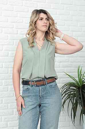 Летняя блузка без рукавов 