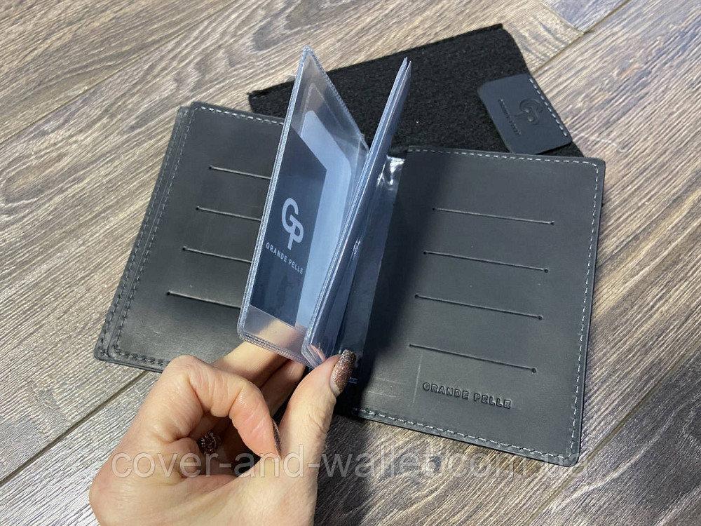 Черная кожаная обложка на права и паспорт ручной роботы Grande Pelle Киев - изображение 5