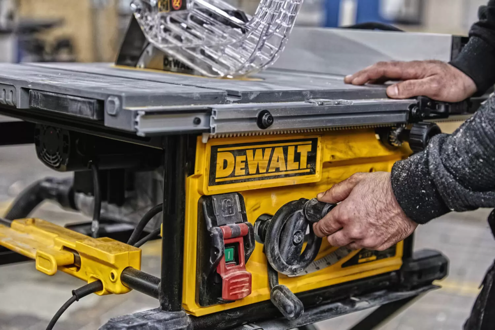 Професійна пила настільна мережева DeWALT DWE7492 : 2000 Вт, диск 250 мм Київ - фото 10