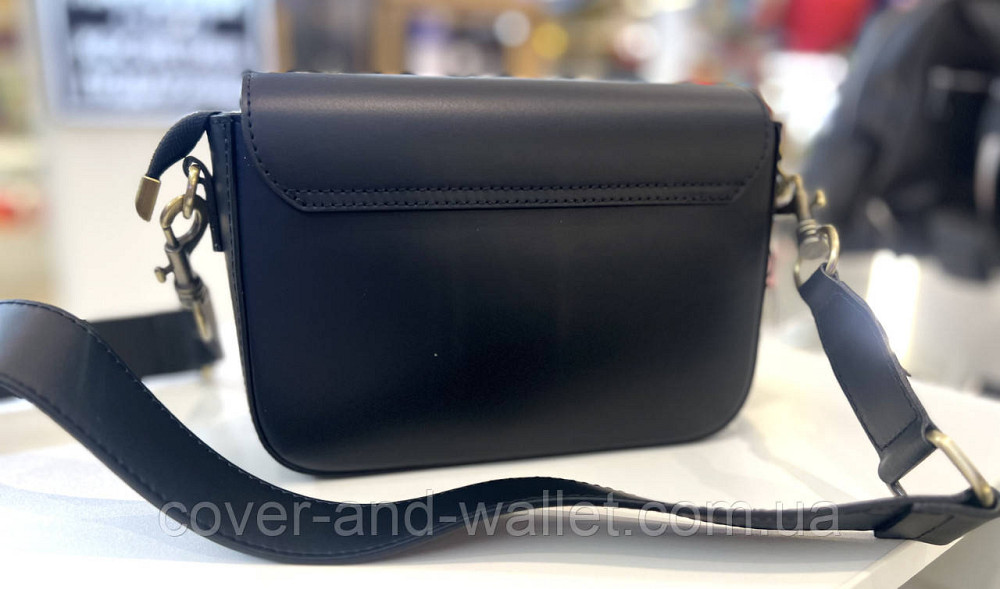 Женская сумка кросс-боди в стиле селин из гладкой кожи черного цвета Virginia Conti Киев - изображение 9