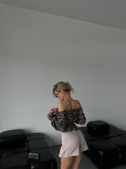 Жіноча базова мініспідниця-шорти костюмка Бежевий, 46/48 Одеса - фото 2