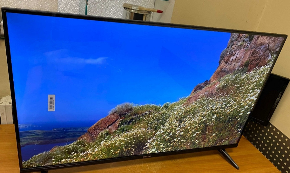 Телевізор Samsung 4K Smart TV 42"T2 Wi-Fi. Харків - фото 2