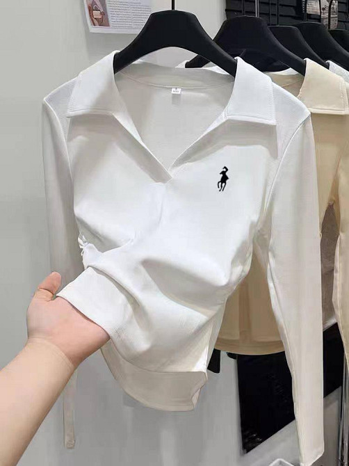 Жіночий лонгслів-поло з м'якої тканини з ефектом драпірування по боках віскоза Одеса - фото 2