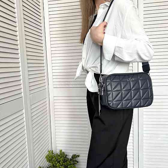 Брендовая женская сумка кросс боди. Женская черная сумка маленькая через плечо. 8862 Киев