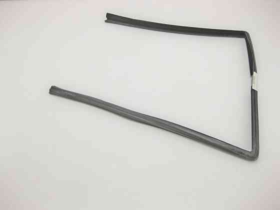 Mercedes-Benz  A2037350525 Ущільнювач опускного скла задніх правих дверей C-Class S203 універсал Одеса