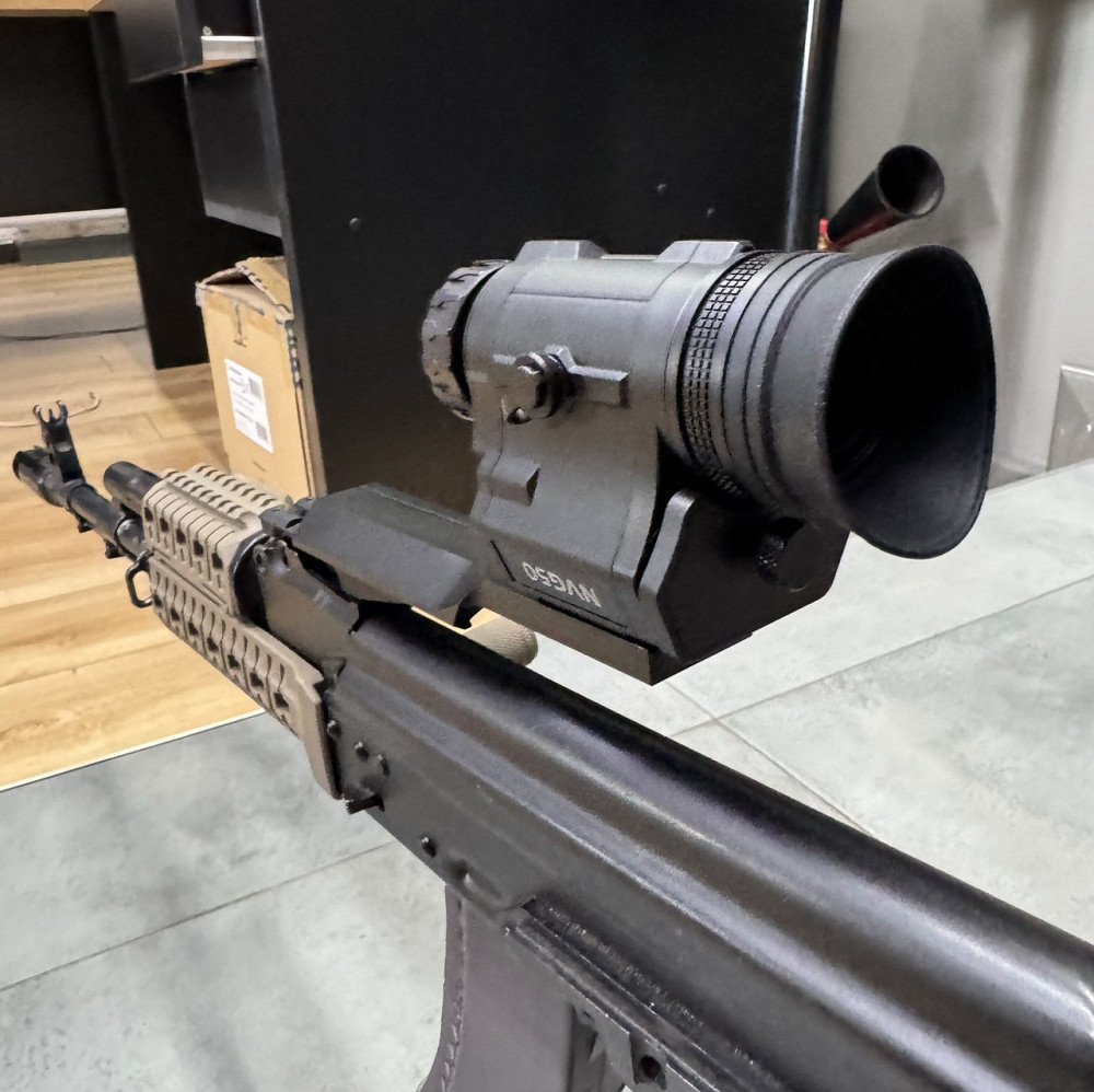Монокуляр ночного видения Spina optics NVG50, цифровой, 940 нм, WiFi, крепление на шлем и на оружие Киев - изображение 3